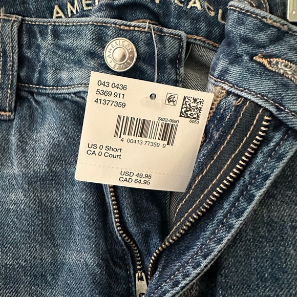 American Eagle Mom Jean - Picture 3 of 3